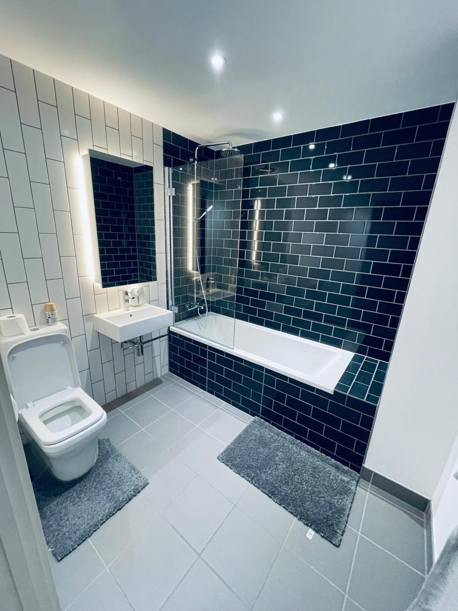 Ds Rentals - Entire 1 Bedroom Apartment London Luaran gambar